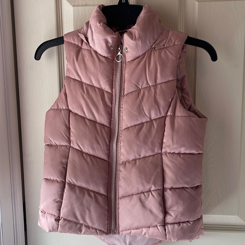 Girls pink puffer vest size 9/10, H&M